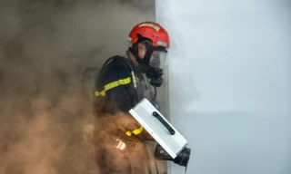 Cháy quán bar giữa trung tâm Đà Nẵng, nhà hát Trưng Vương chìm trong 'biển' khói