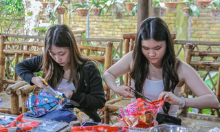 Làng nghề đèn lồng Hội An tất bật vào vụ Tết