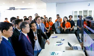 Khai trương trung tâm R&D về công nghệ cao và chip bán dẫn ở Đà Nẵng