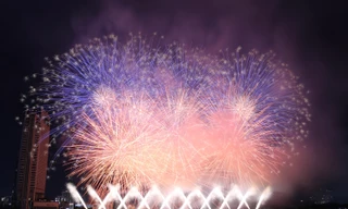 Khán giả phát sốt trước màn pháo hoa mê hoặc của Mỹ và Ý 