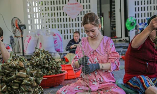 Làng bánh ú tro tất bật đón Tết Đoan Ngọ, có nhà gói 2 vạn bánh mỗi ngày