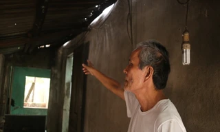 Sống khổ trong những ngôi nhà chờ sập ở Đà Nẵng