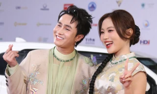 Phương Mỹ Chi cùng dàn sao trên thảm đỏ bế mạc LHP châu Á Đà Nẵng