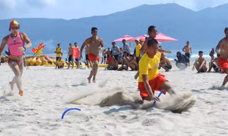 Sôi động hội thi cứu hộ biển Đà Nẵng