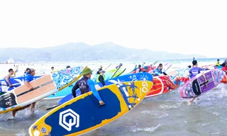 Vui hết cỡ hội thi Sup ở biển Đà Nẵng