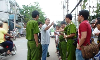 Ngã xuống đường bị xe buýt cán chết