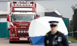 Chiếc xe container chở 39 người Việt Nam xấu số trong vụ án xảy ra cách đây hơn 1 năm. Ảnh: Reuters.