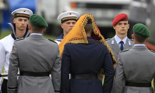 Các tân binh Đức trong buổi lễ tuyên thệ