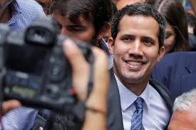 Thủ lĩnh phe đối lập Venezuela Juan Guaido xuất hiện trong buổi họp báo tại thủ đô Caracas, Venezuela, ngày 25/1