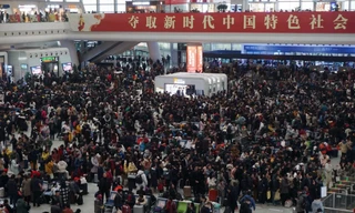 Trung Quốc thu hẹp cuộc di dân khổng lồ về quê ăn Tết do lo ngại COVID-19