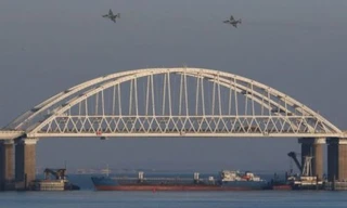 Tàu chở dầu cỡ lớn được Nga đặt án ngữ tuyến đường biển tại biển Azov nhằm ngăn chặn tàu Ukraine