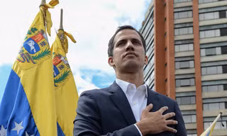 Thủ lĩnh phe đối lập kiếm Chủ tịch Quốc hội Venezuela Juan Guaido (Ảnh: AFP)