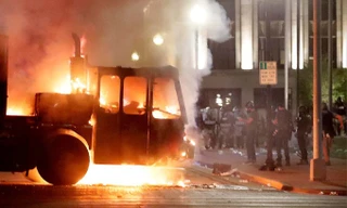 Một bang ở Mỹ ban bố tình trạng khẩn cấp sau vụ cảnh sát bắn người da màu