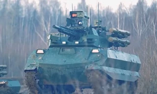 Mặc dù còn nhiều thiếu sót kỹ thuật, xe thiết giáp Uran-9 vẫn được chấp nhận biên chế cho Quân đội Nga