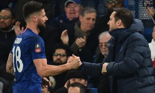 Màn trình diễn ấn tượng của Olivier Giroud đang đem đến sự khó xử dành cho HLV Lampard. Ảnh: Getty.