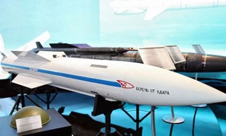 Tiêm kích Su-57 như hổ mọc thêm cánh nhờ siêu tên lửa R-37M