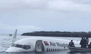 Chiếc Boeing 737 thuộc hãng hàng không Air Niugini.