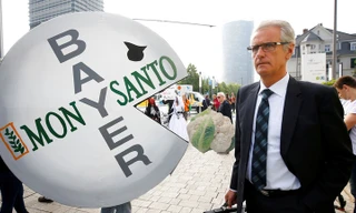 Người dân biểu tình chống lại công ty giống Bayer/Monsanto vì cung cấp hạt giống GMO