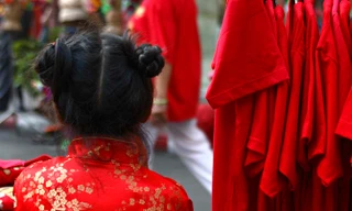 Màu đỏ luôn được ưa chuộng trong các mẫu thời trang trong dịp Tết Nguyên Đán tại Trung Quốc