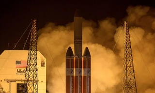 NASA bắt đầu cuộc thám hiểm 'chạm vào Mặt Trời'. Ảnh: NASA