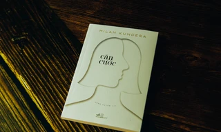 Ảnh chụp sách "Căn cước"