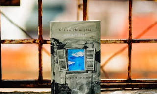 ảnh chụp sách "Khi em chạm phải một nỗi buồn"