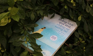 Ảnh chụp sách "Chẳng nhớ quá khứ, chẳng sợ tương lai"