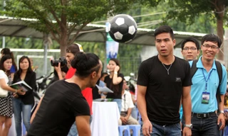 Bắt mắt tâng bóng nghệ thuật