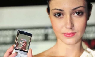 'Dế' trong suốt giá hơn bốn triệu đồng