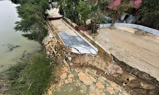 Xử lý cấp bách sạt lở bờ sông, lấn vào ngôi đền trăm tuổi ở Hà Tĩnh