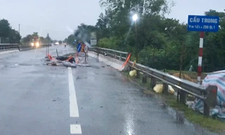 Tông vào rào chắn công trường trên Quốc lộ 1, người đàn ông tử vong 