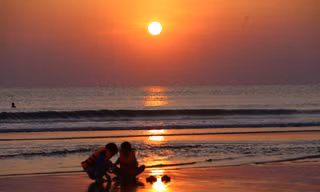 Ngắm bình minh trên bãi biển đẹp hoang sơ ở Hà Tĩnh