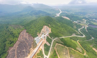 Khoan thông nhánh hầm xuyên núi duy nhất trên cao tốc qua Hà Tĩnh 