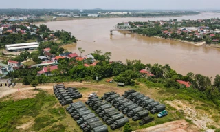 Vụ sập cầu Phong Châu: Vì sao chưa thể lắp đặt cầu phao? 