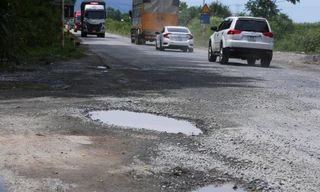 Quốc lộ 12C kết nối cao tốc ở Hà Tĩnh hư hỏng nặng