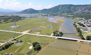 Kênh phân lũ trăm tỷ, 15 năm vẫn dang dở