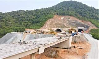 Đại công trường hầm xuyên núi trên cao tốc Bắc - Nam hơn 12.500 tỷ 