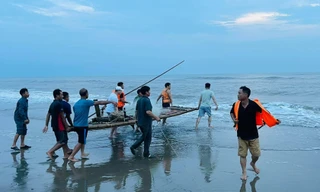 Tìm thấy thi thể hai nam sinh lớp 9 đuối nước khi tắm biển 