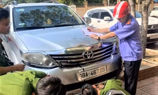Khởi tố người đàn ông lái ô tô tông bạn nhậu nhập viện