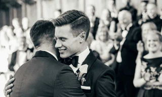 Đám cưới cổ tích của 2 chàng điển trai khiến nhiều chị em 'ghen tị'