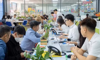 Chưa trúng tuyển đại học, thí sinh đã săn học bổng, chốt ký túc xá... 