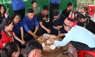 Lễ cúng vía của Đoàn thanh niên xã Châu Hạnh (huyện Quỳ Châu, Nghệ An) tại Tết Độc lập năm 2022