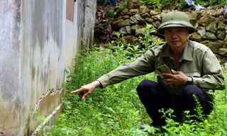 Vết nứt móng nhà gia đình ông Dương Văn Trường (phường An Lạc) kéo dài hàng chục mét. Ảnh: Nguyễn Hoàn 