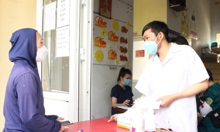 BS. Lê Thái Thiện Duy tình nguyện về trạm y tế phường 5, quận 8 thực hành