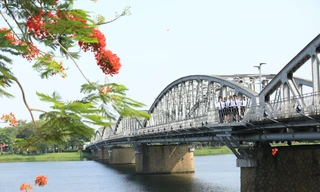 Sông Hương đoạn qua trung tâm thành phố Huế. Ảnh: Như ý