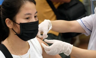 Ca mắc COVID-19 tăng: Tiêm phòng, bảo vệ người có nguy cơ cao