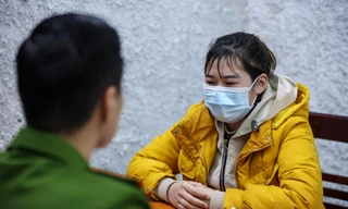 Khởi tố 2 bảo mẫu đánh đập trẻ 17 tháng tuổi đến tử vong: 'Ác quỷ' đội lốt mẹ hiền 