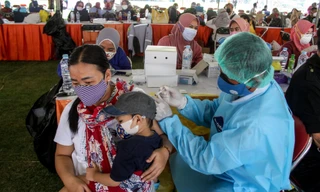Tiêm chủng ở Java, Indonesia tháng 7/2021 