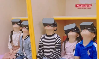  Học viên của Apax Leaders với trải nghiệm ứng dụng công nghệ thực tế ảo trong học tập 