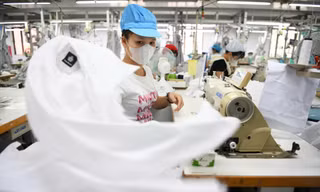 Doanh nghiệp dệt may thận trọng trước hạn áp thuế đối ứng